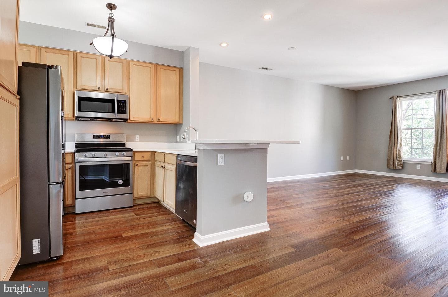 23014 Fontwell Square photo 5