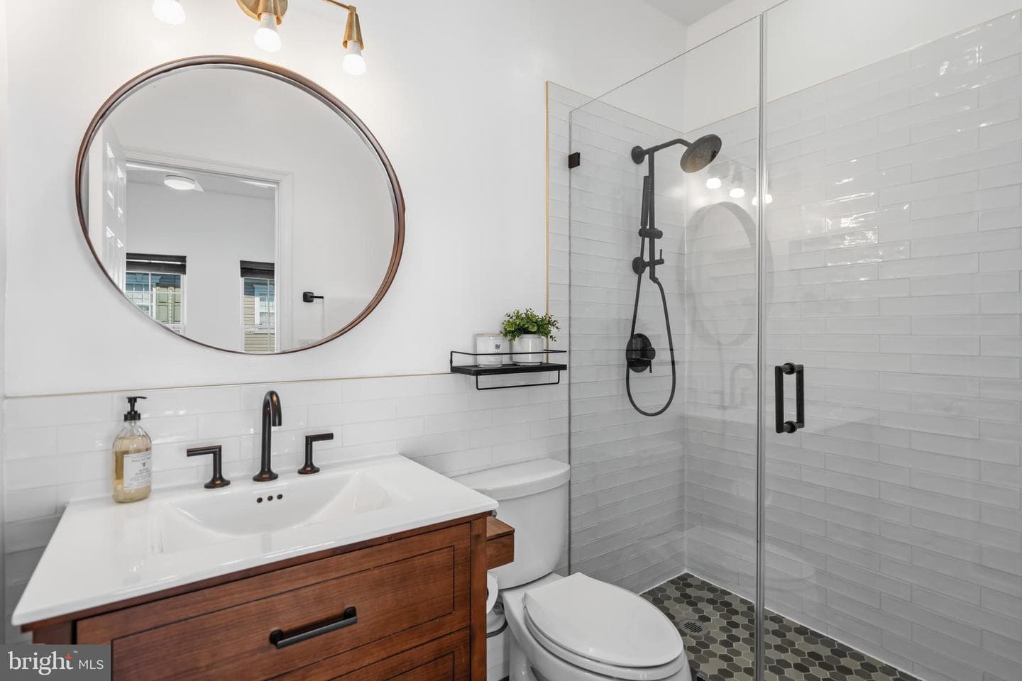 21843 Kelsey Square photo 20