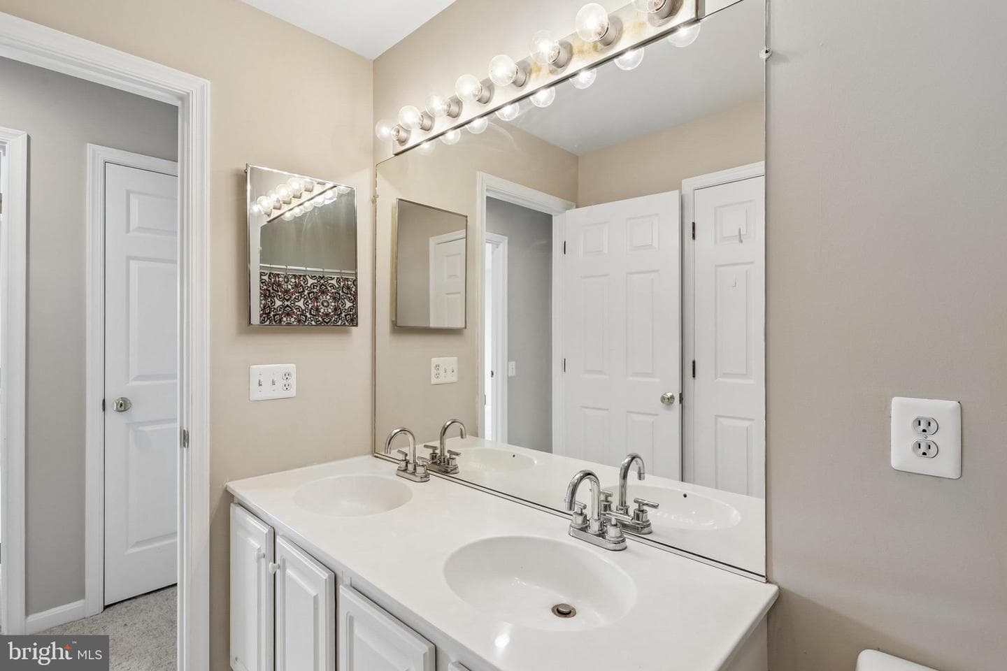 21745 Regents Park Circle photo 69