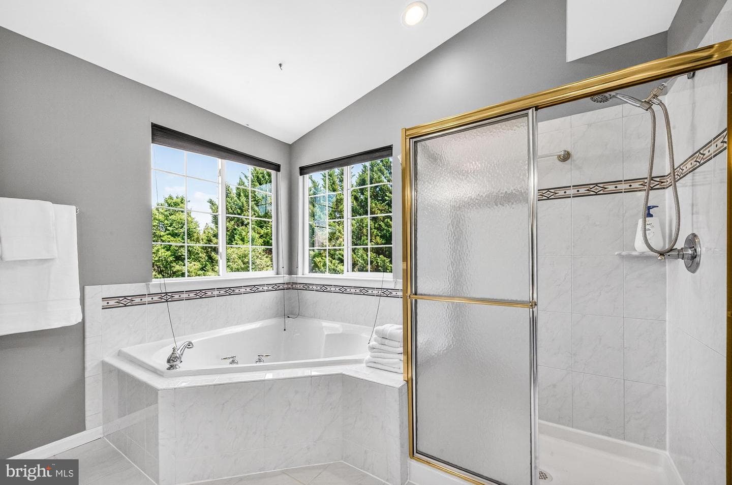 413 Crosman Court photo 31