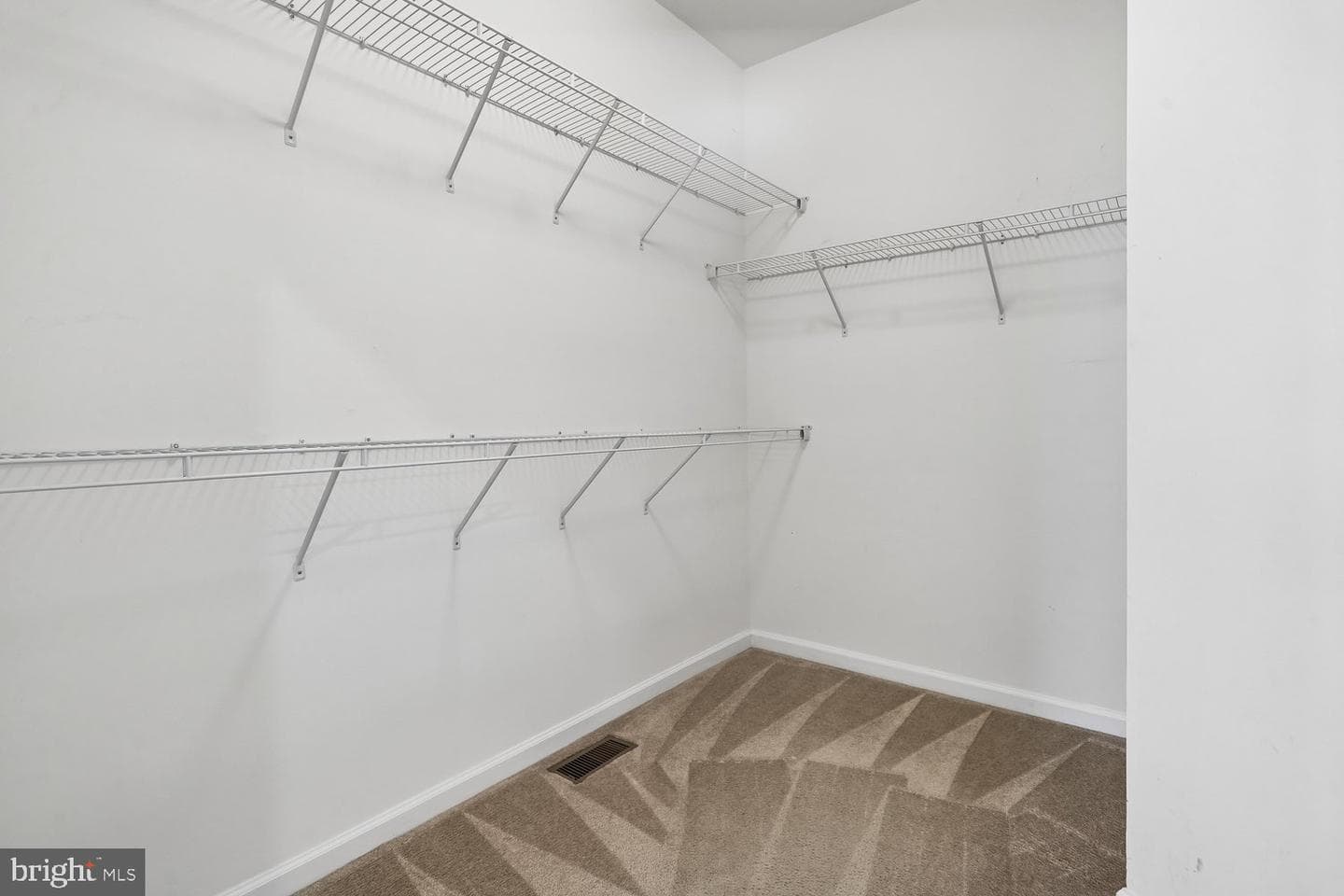 41657 Mcmonagle Square photo 14