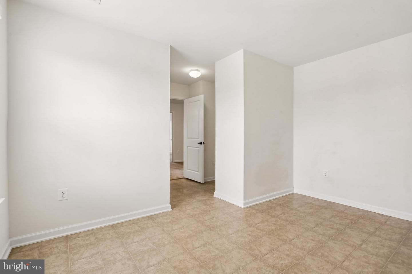 41657 Mcmonagle Square photo 28