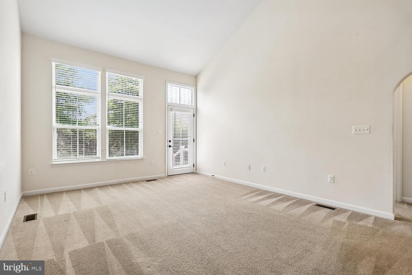41657 Mcmonagle Square photo 9