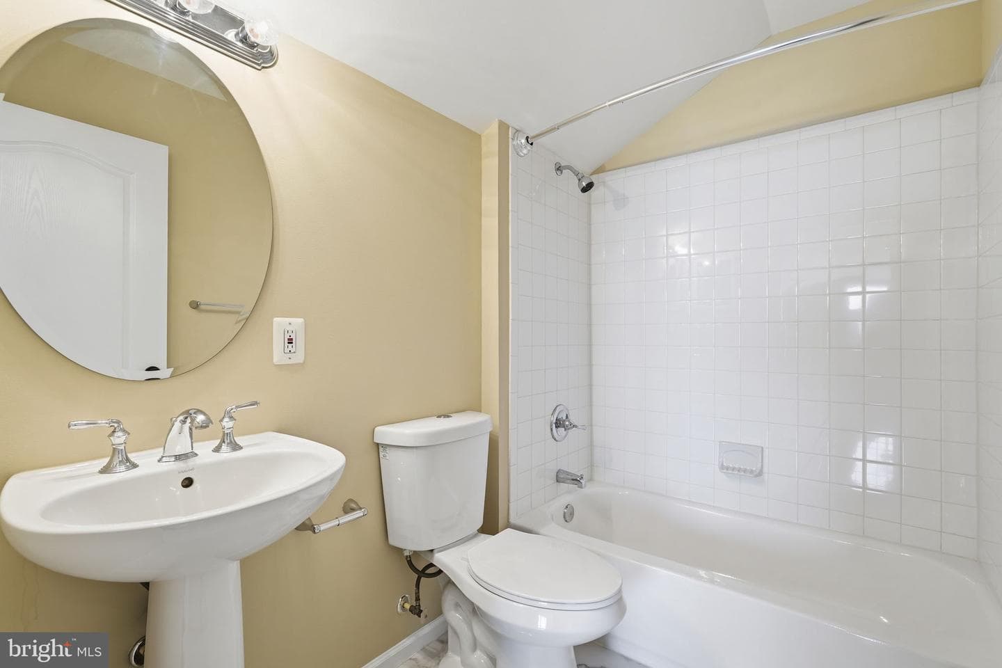 22951 Weybridge Square photo 64