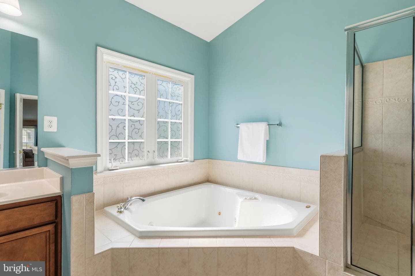 22122 Whisperhill Court photo 38