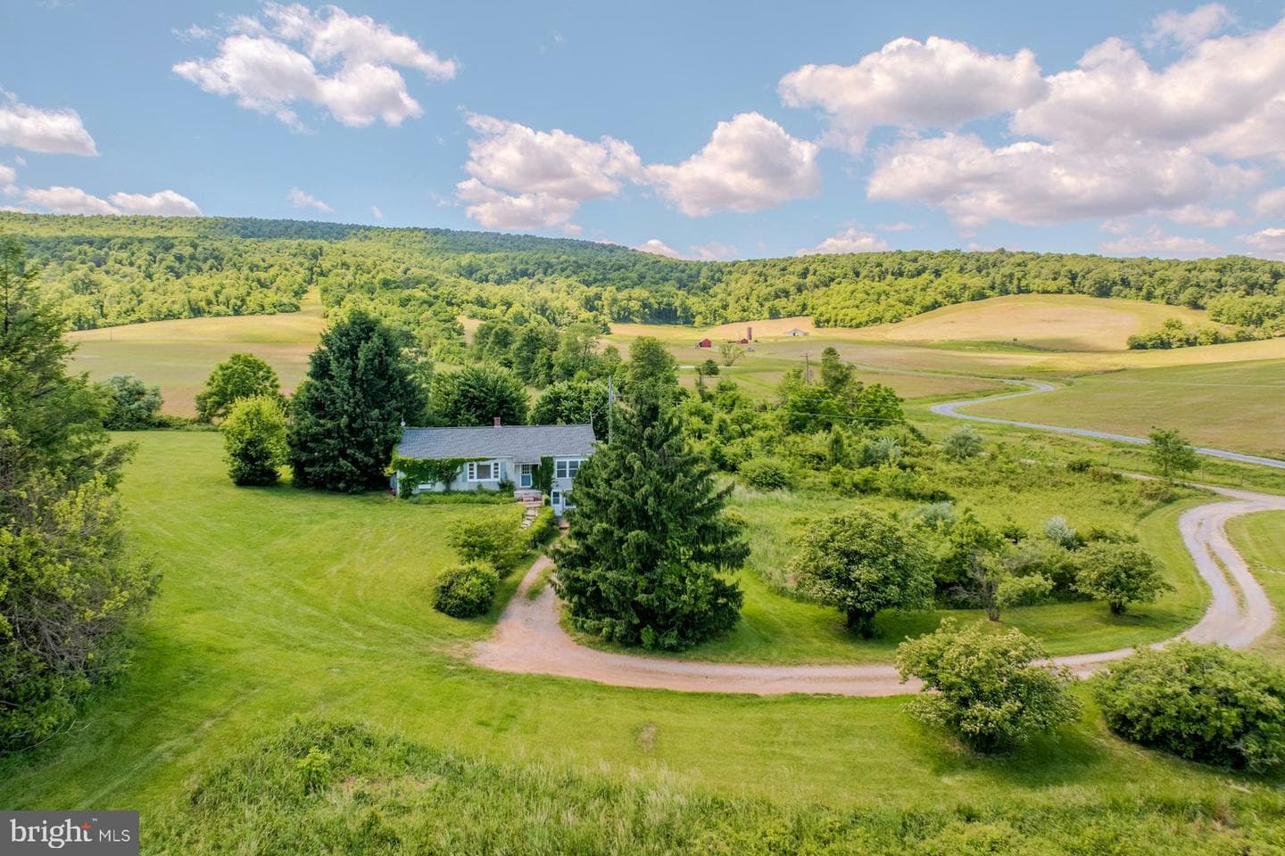 35339 Appalachian Trail Road, Round Hill