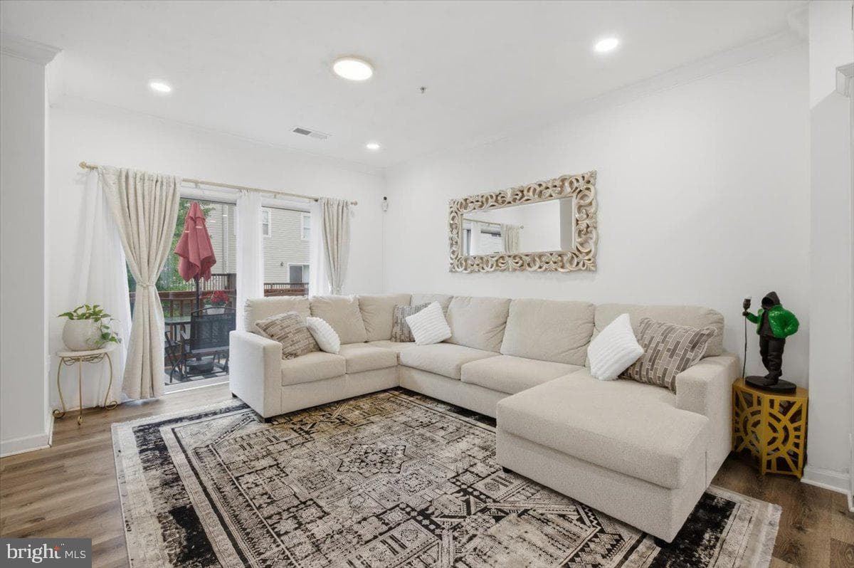 21845 Jarvis Square photo 10
