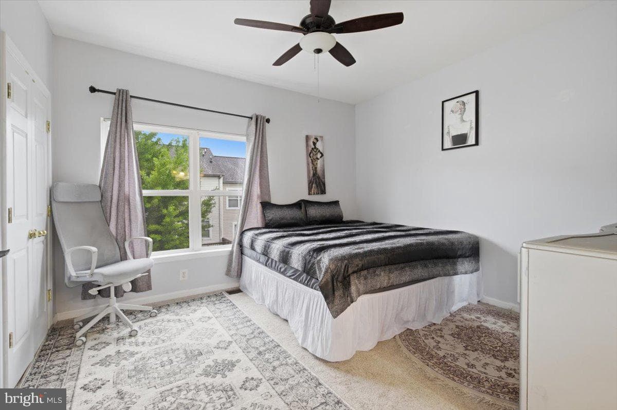 21845 Jarvis Square photo 24