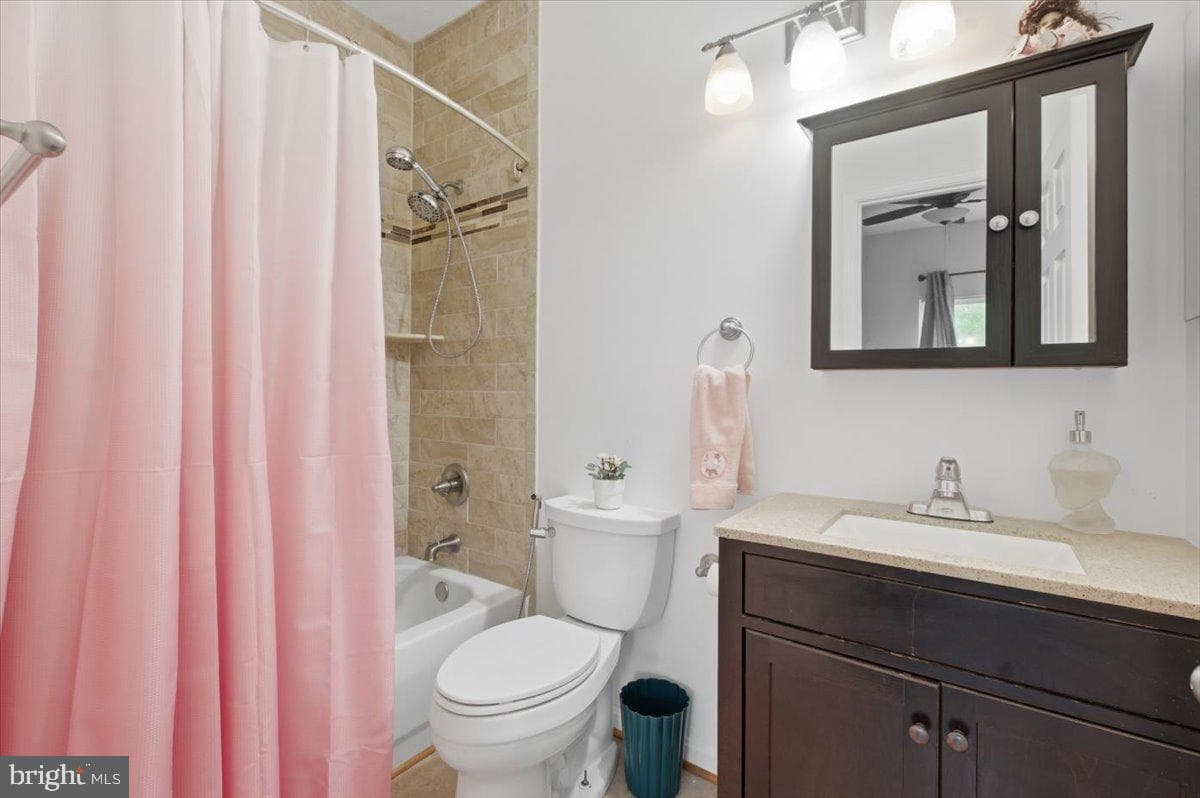21845 Jarvis Square photo 27
