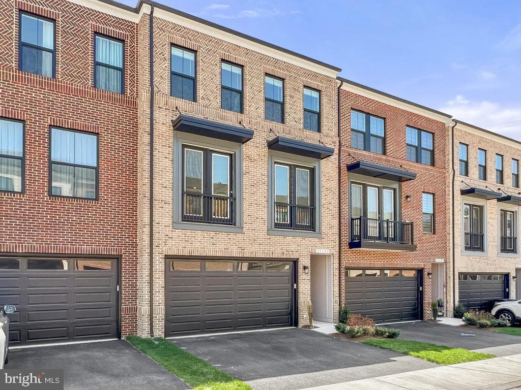 21740 Charing Cross Terrace, Broadlands