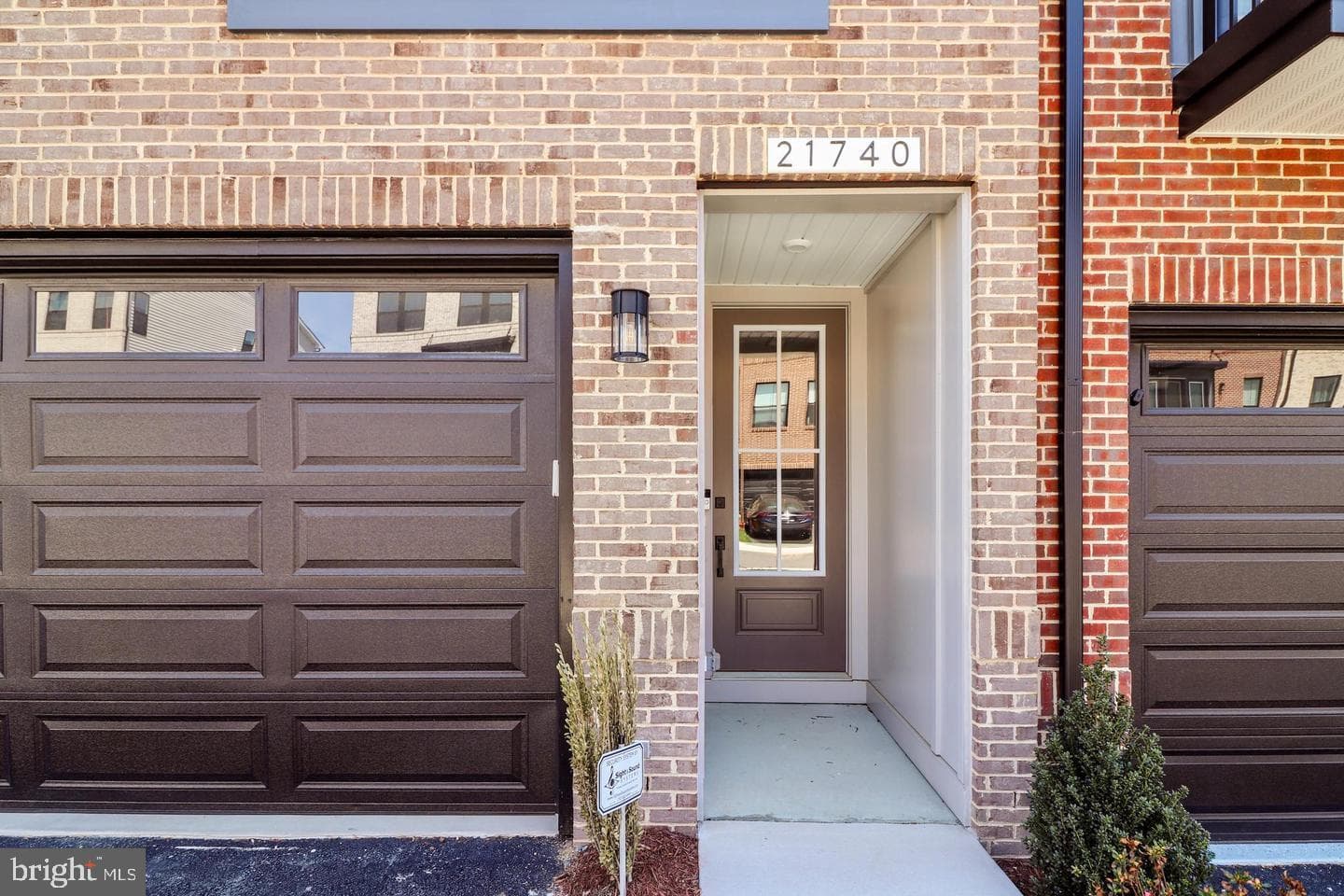 21740 Charing Cross Terrace photo 3