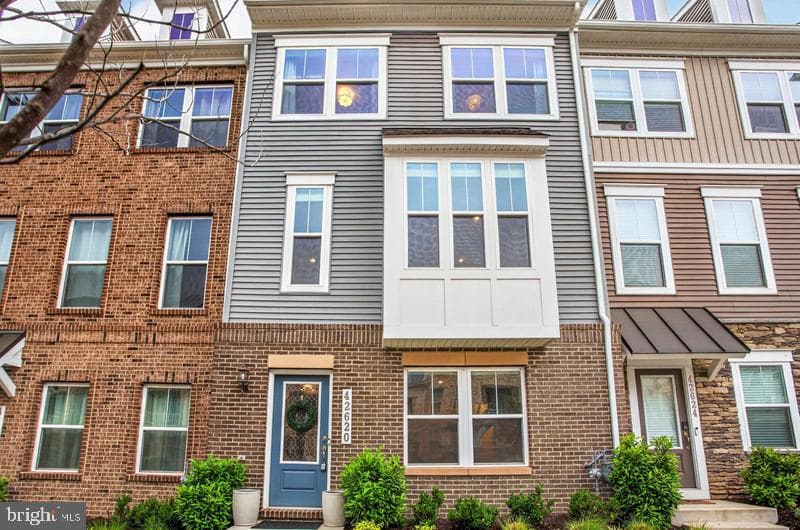 42620 Pitlochry Terrace, Sterling