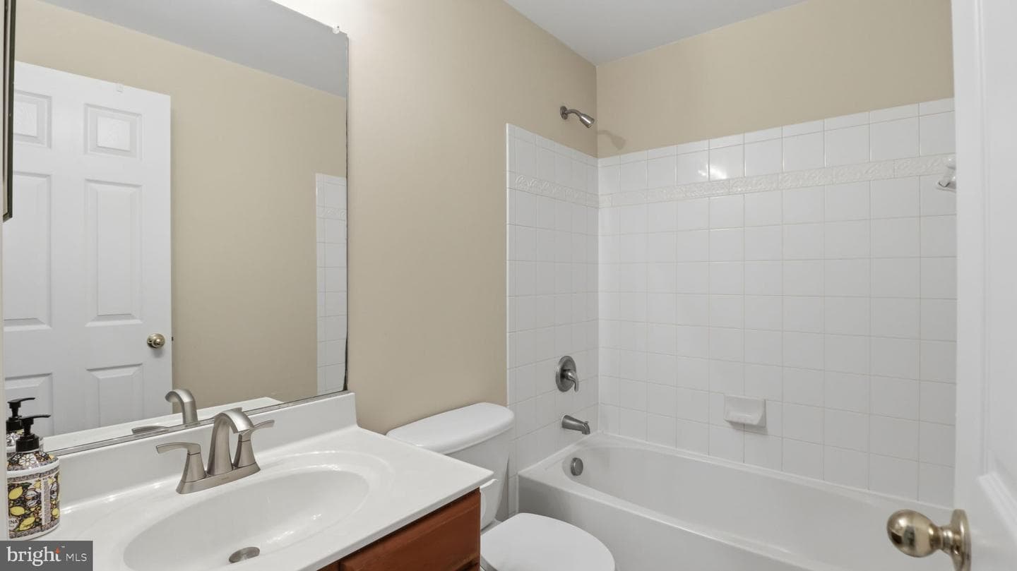 406 Leeds Ridge Court photo 23