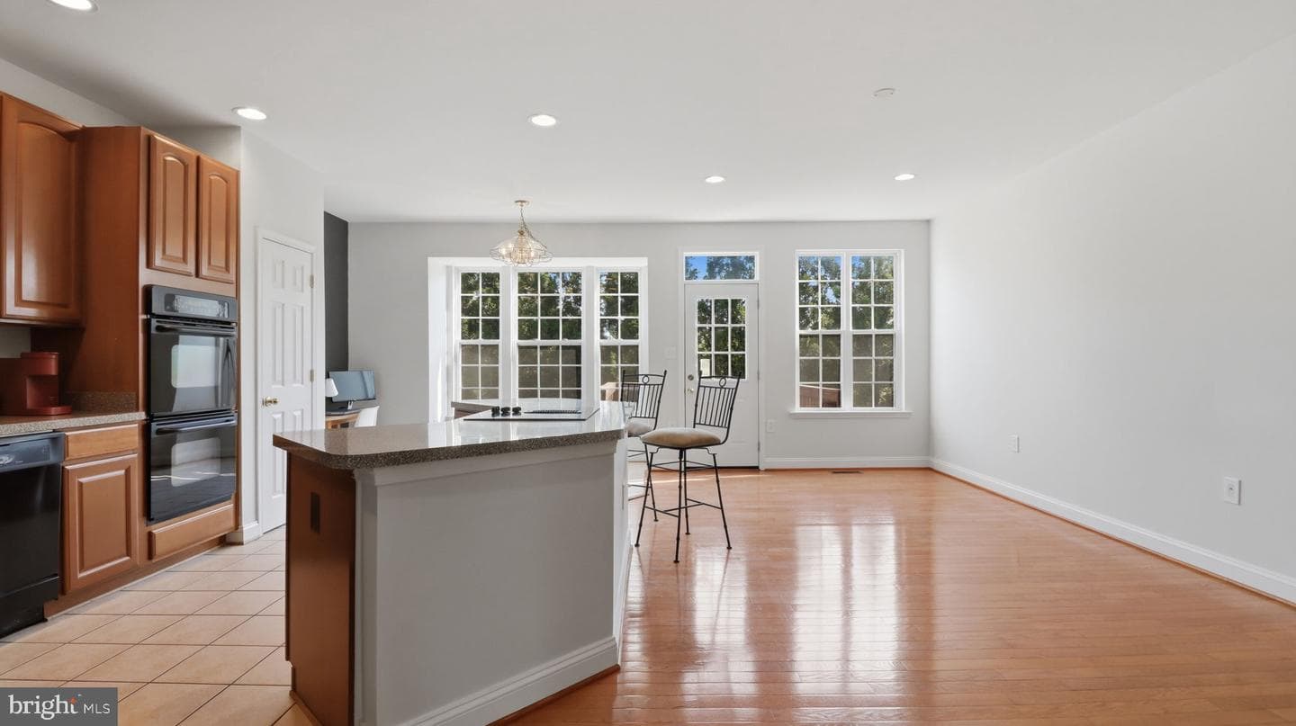 406 Leeds Ridge Court photo 5