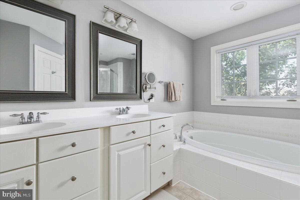 25241 Destination Square photo 31