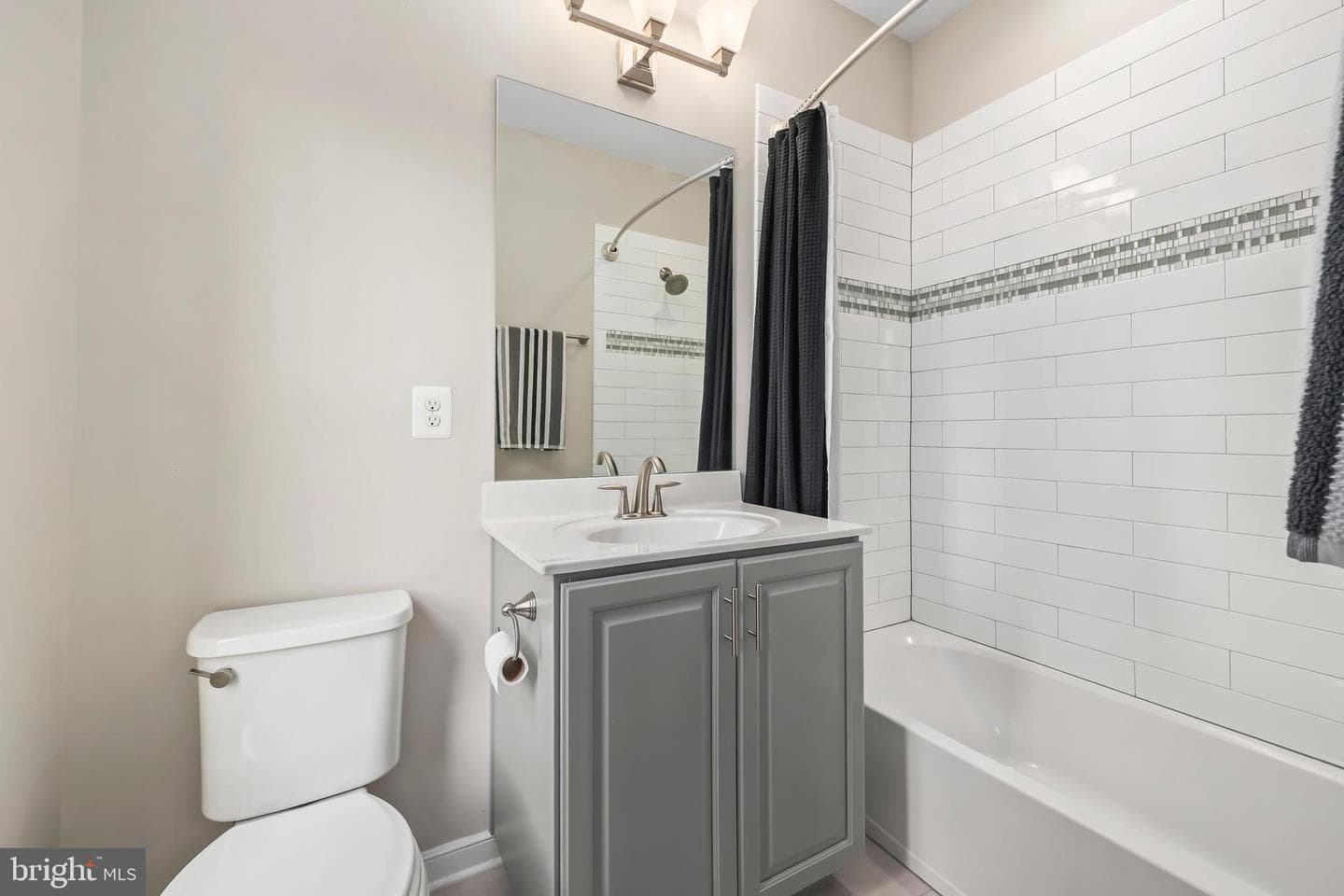 400 Ironsides Square SE photo 26