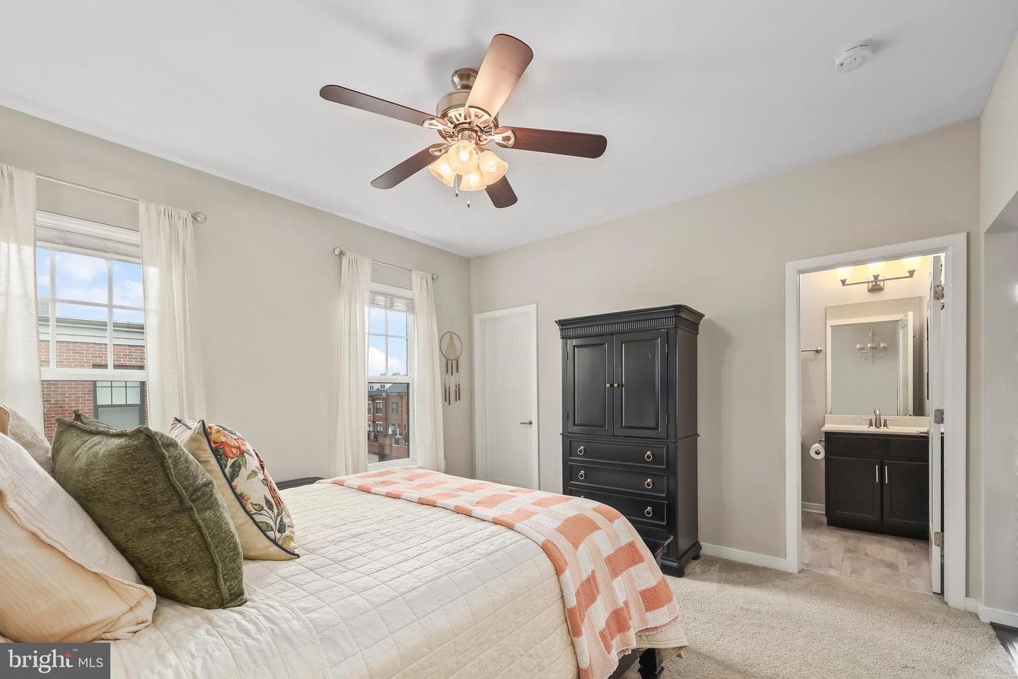 400 Ironsides Square SE photo 35