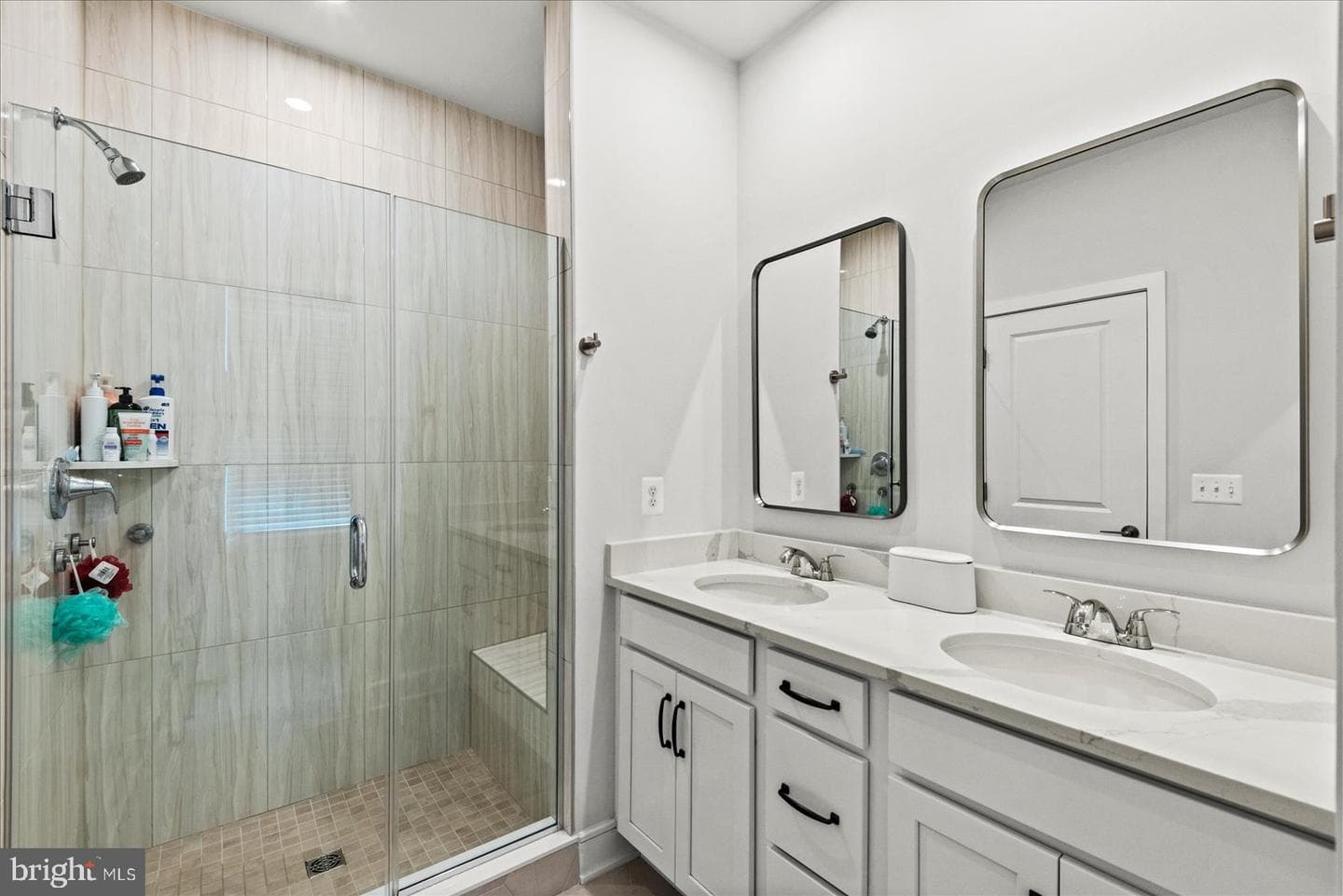 42086 Picasso Square photo 21
