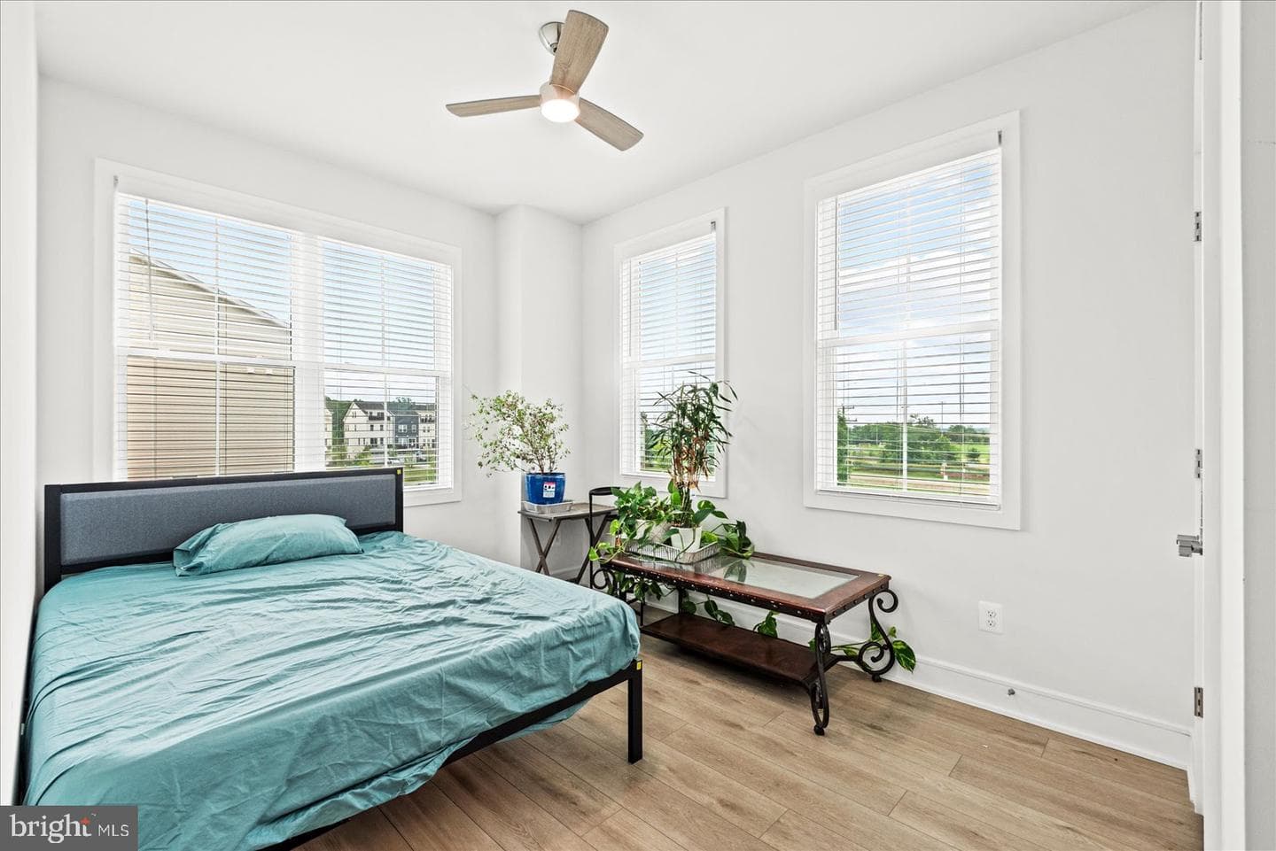 42086 Picasso Square photo 23