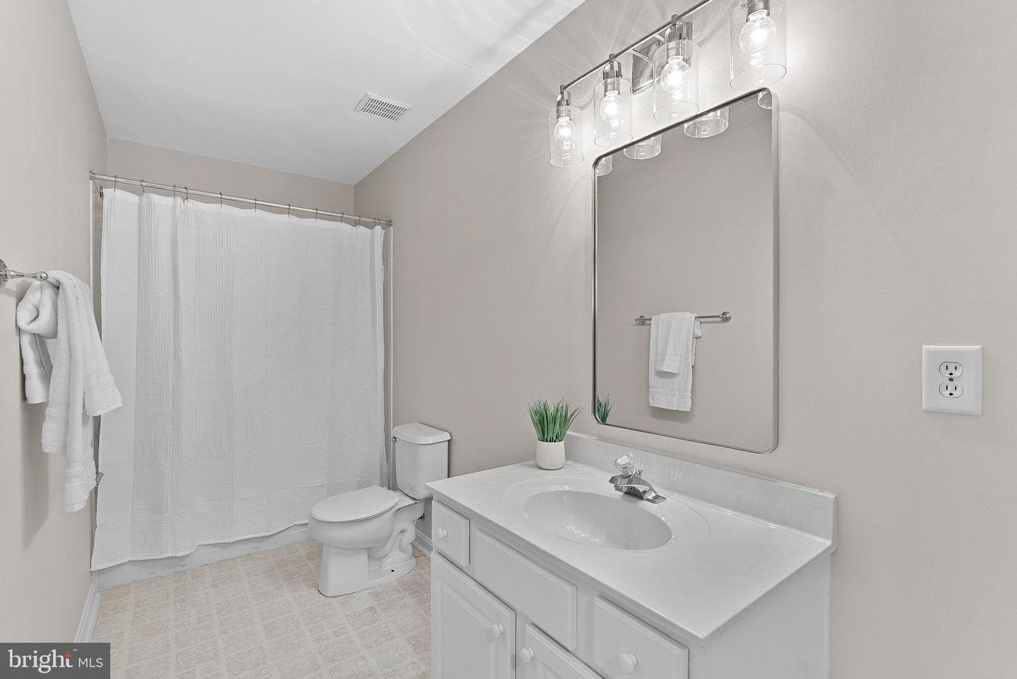 803 Kenneth Place SE photo 55