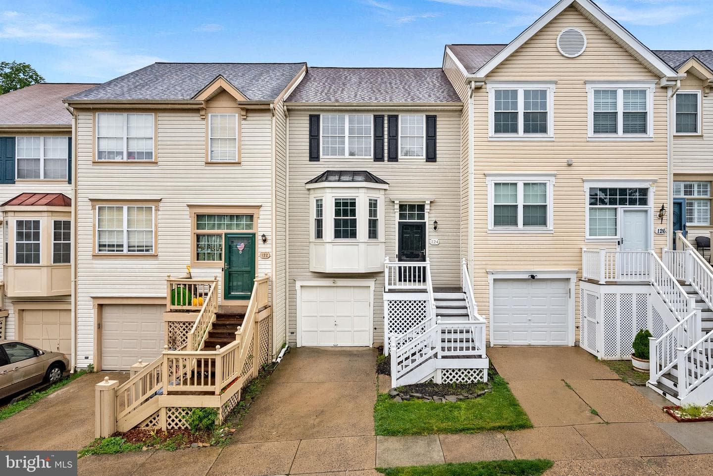 124 Oliver Court photo 2