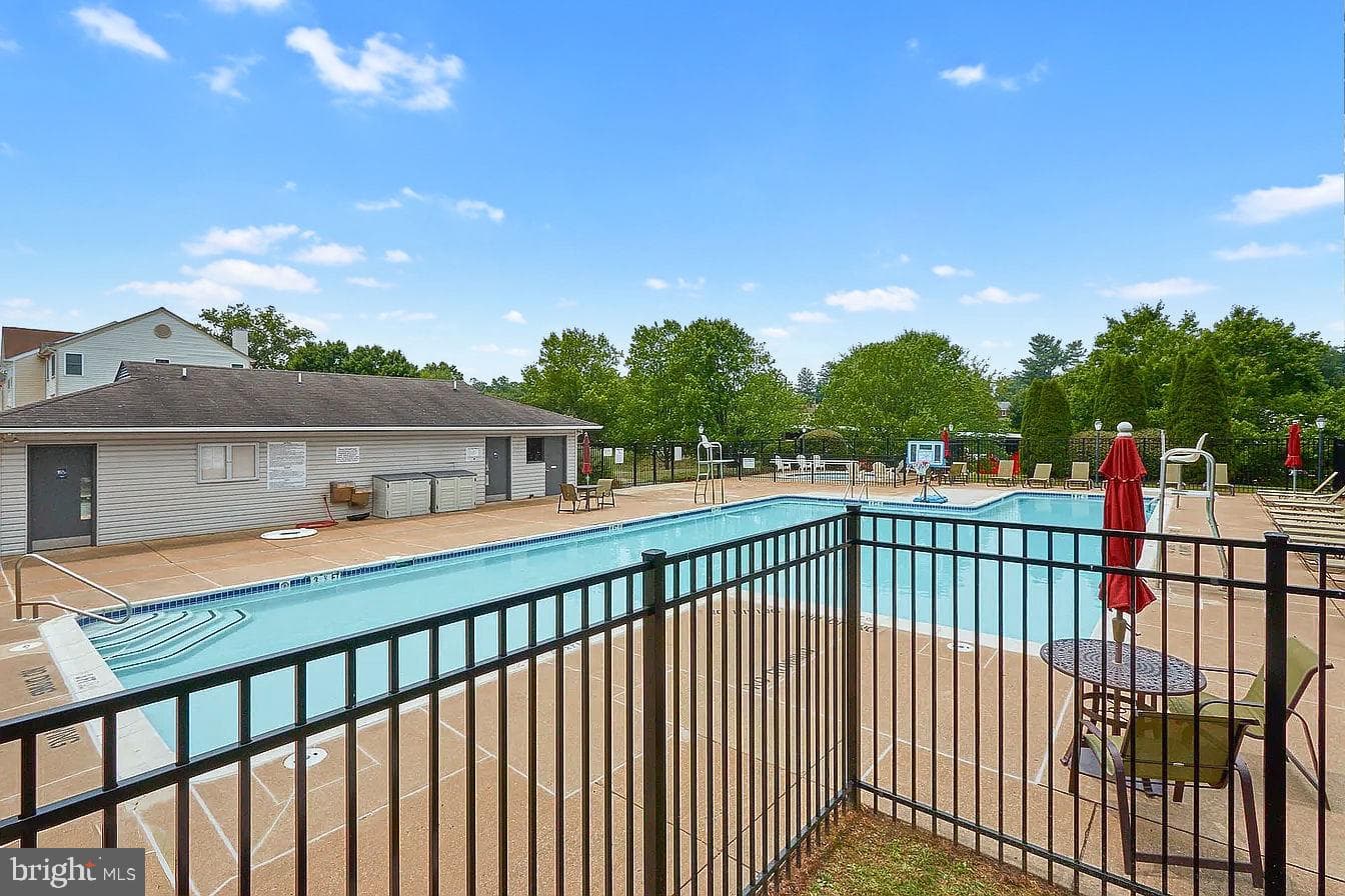 124 Oliver Court photo 60