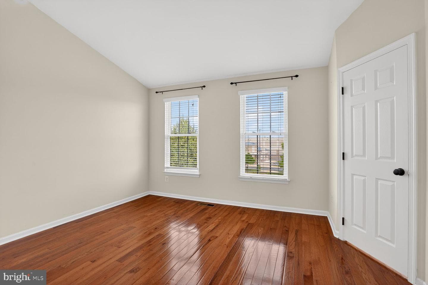 42882 Conrad Terrace photo 29