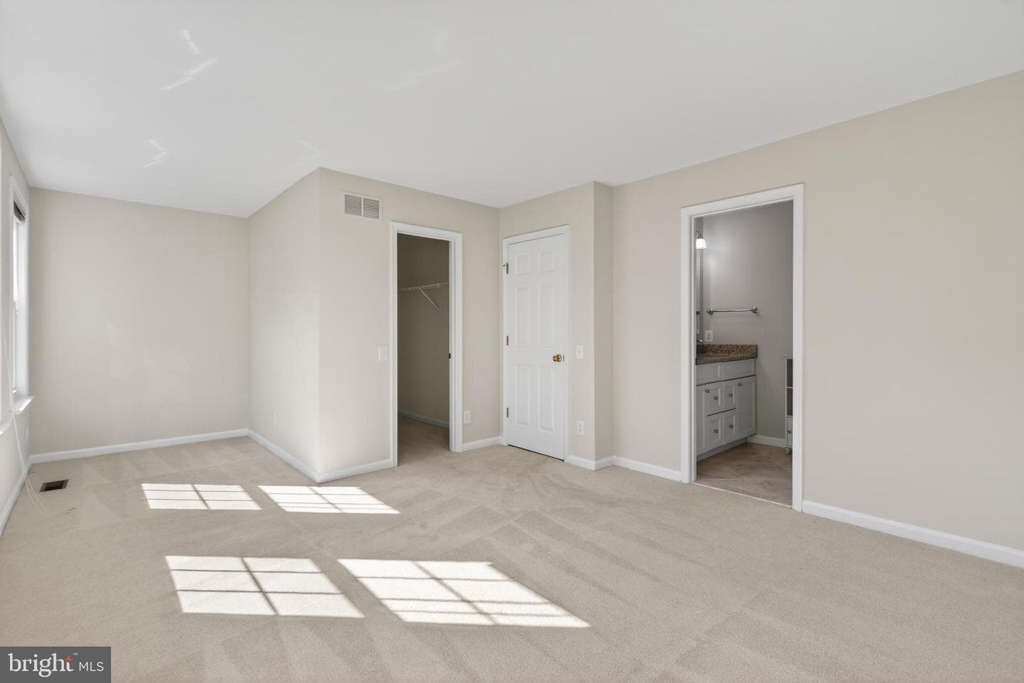 47644 Sandbank Square photo 30