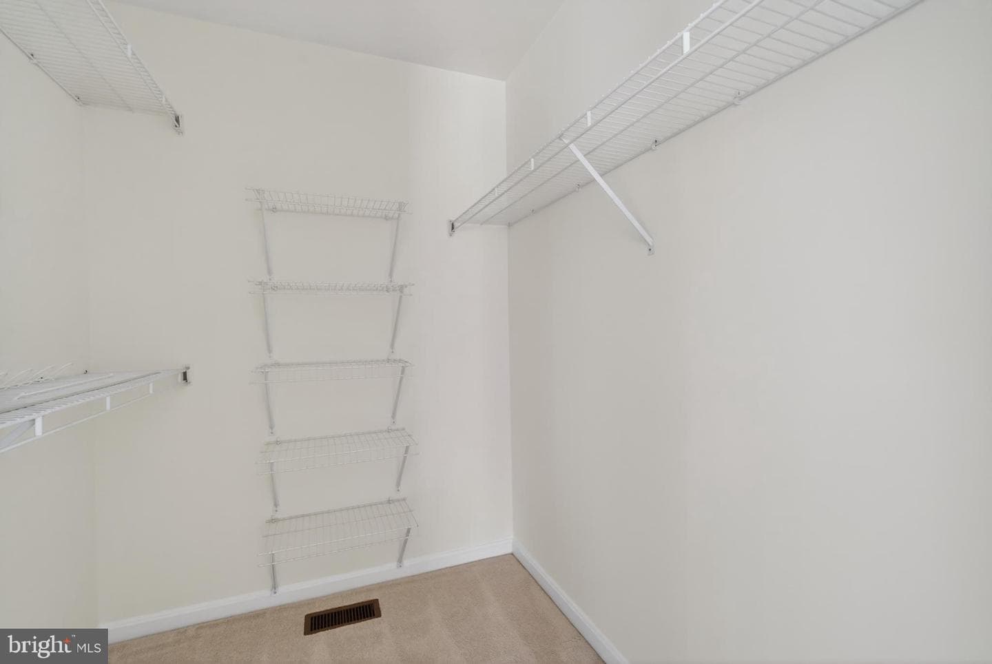 47644 Sandbank Square photo 38