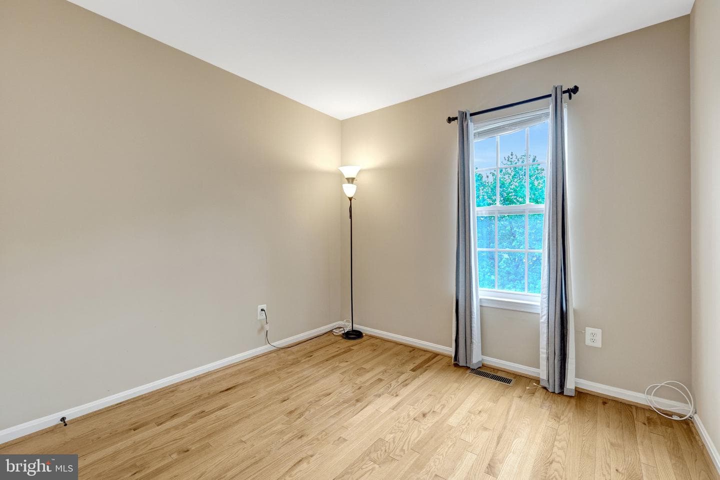 45610 Whitcomb Square photo 27