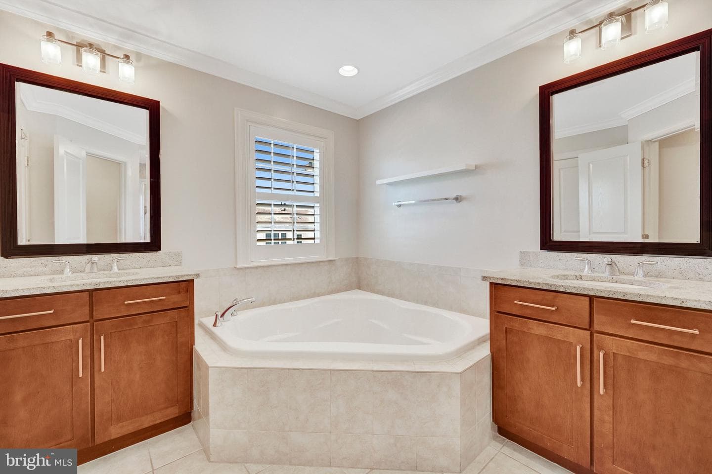 41058 Dorati Square photo 36