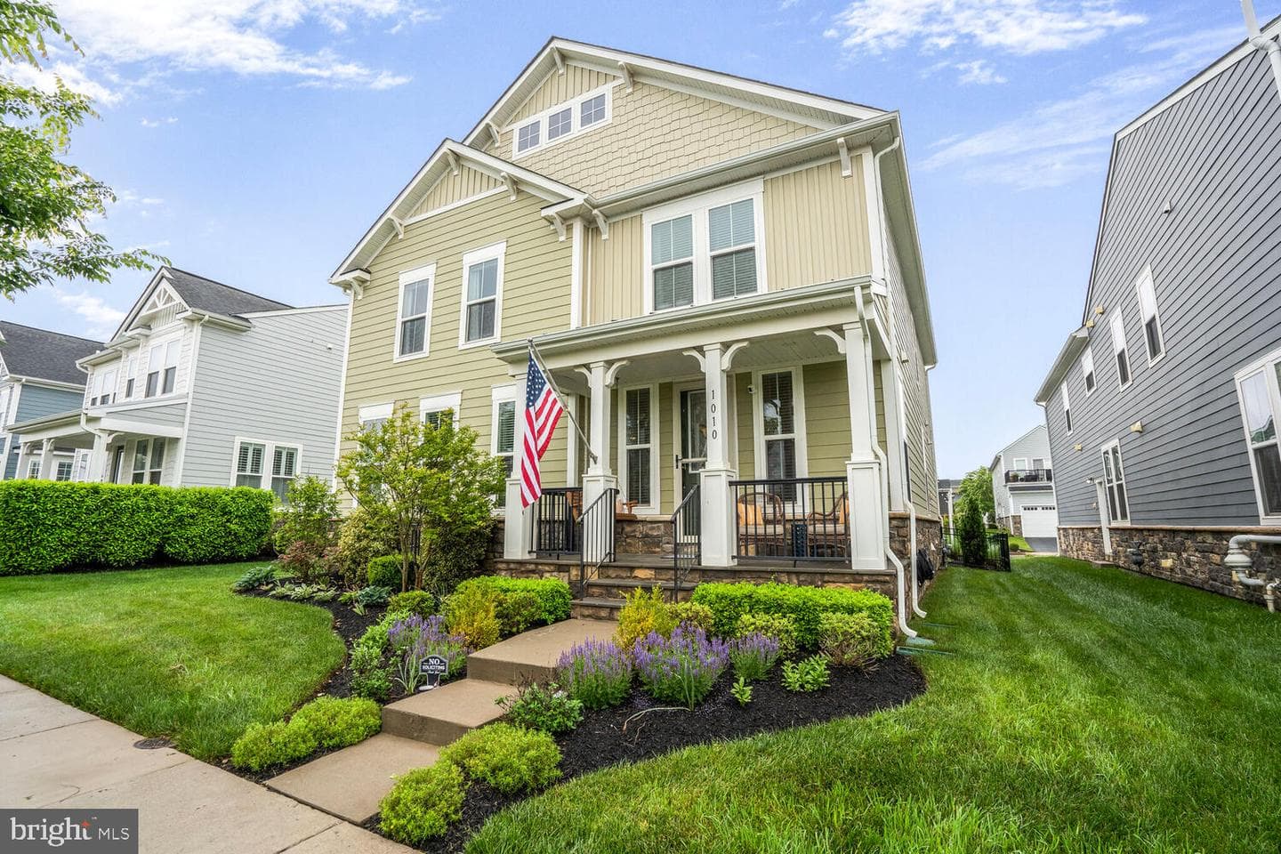 1010 Laconian Street SE photo 3