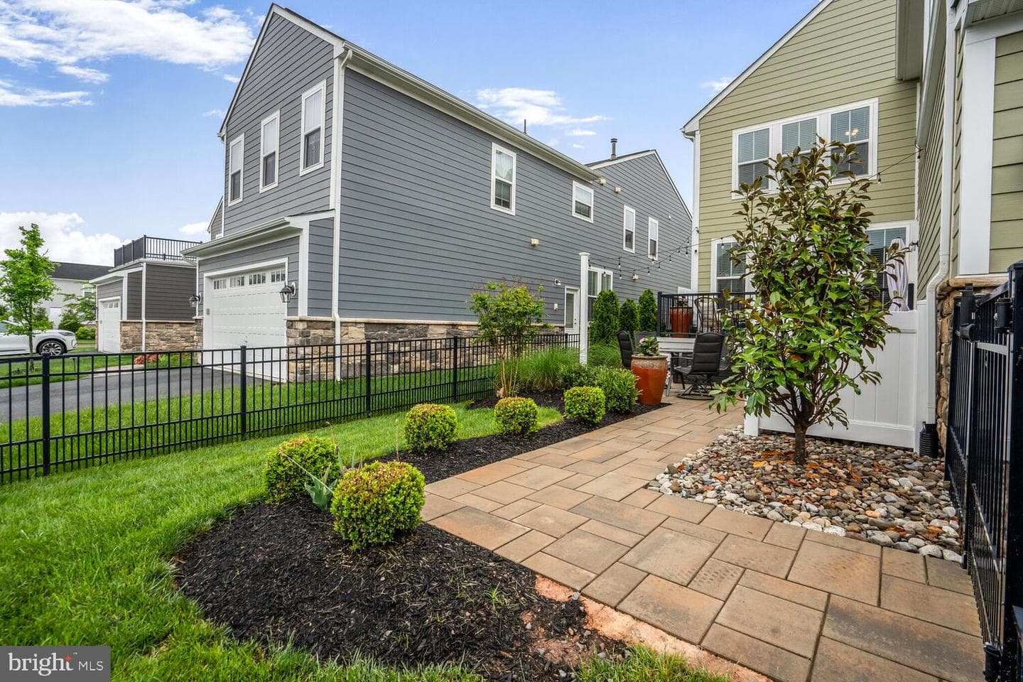 1010 Laconian Street SE photo 45