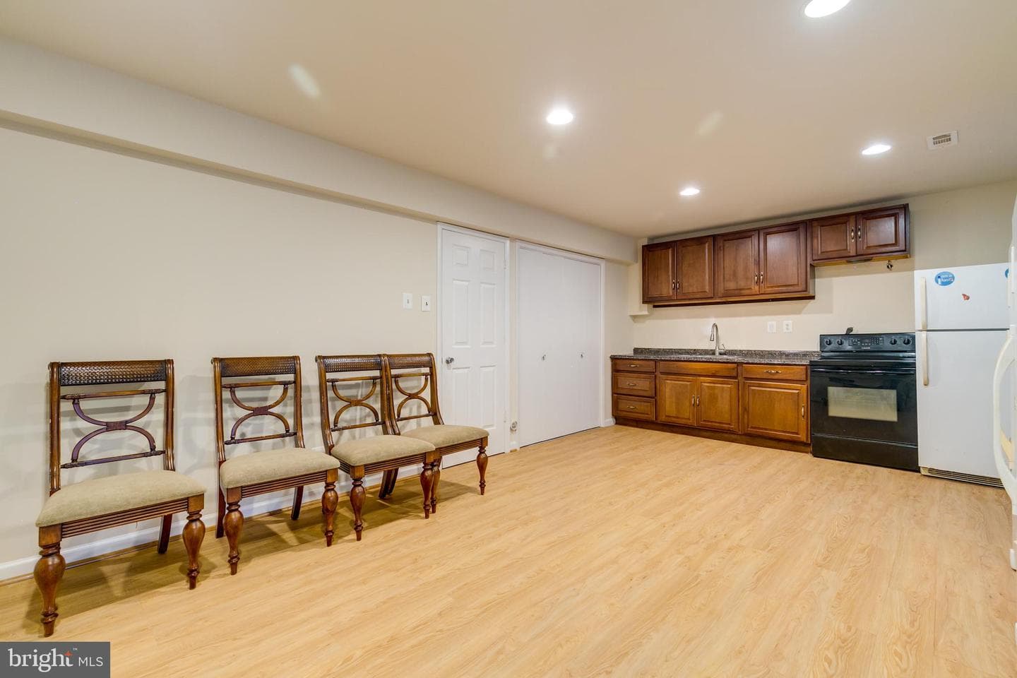 310 Newman Court photo 36