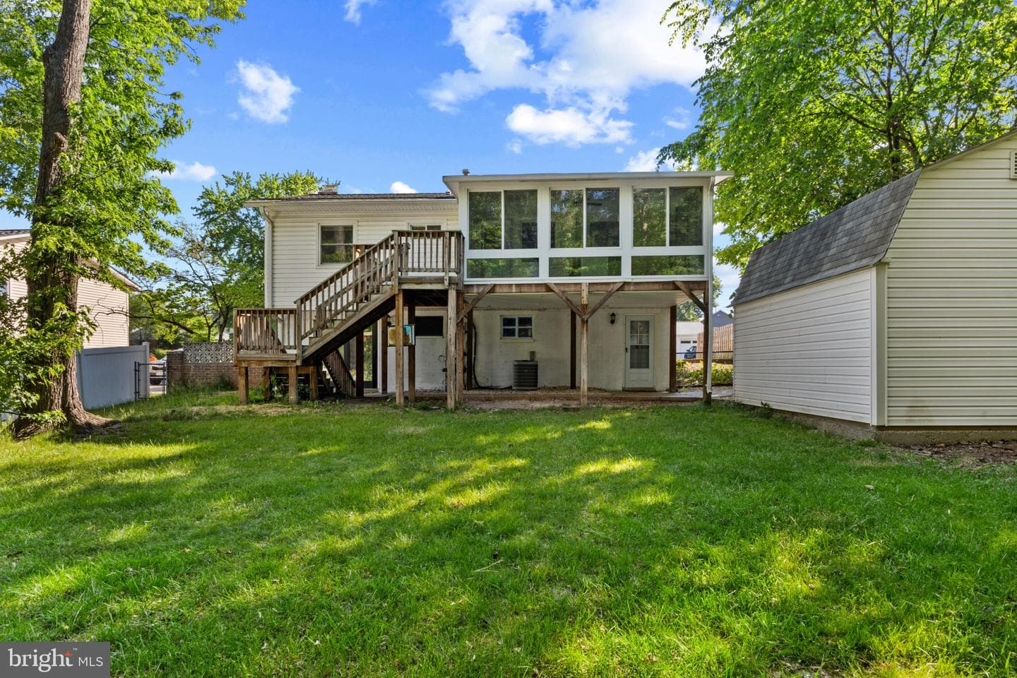 403 W Poplar Road photo 22