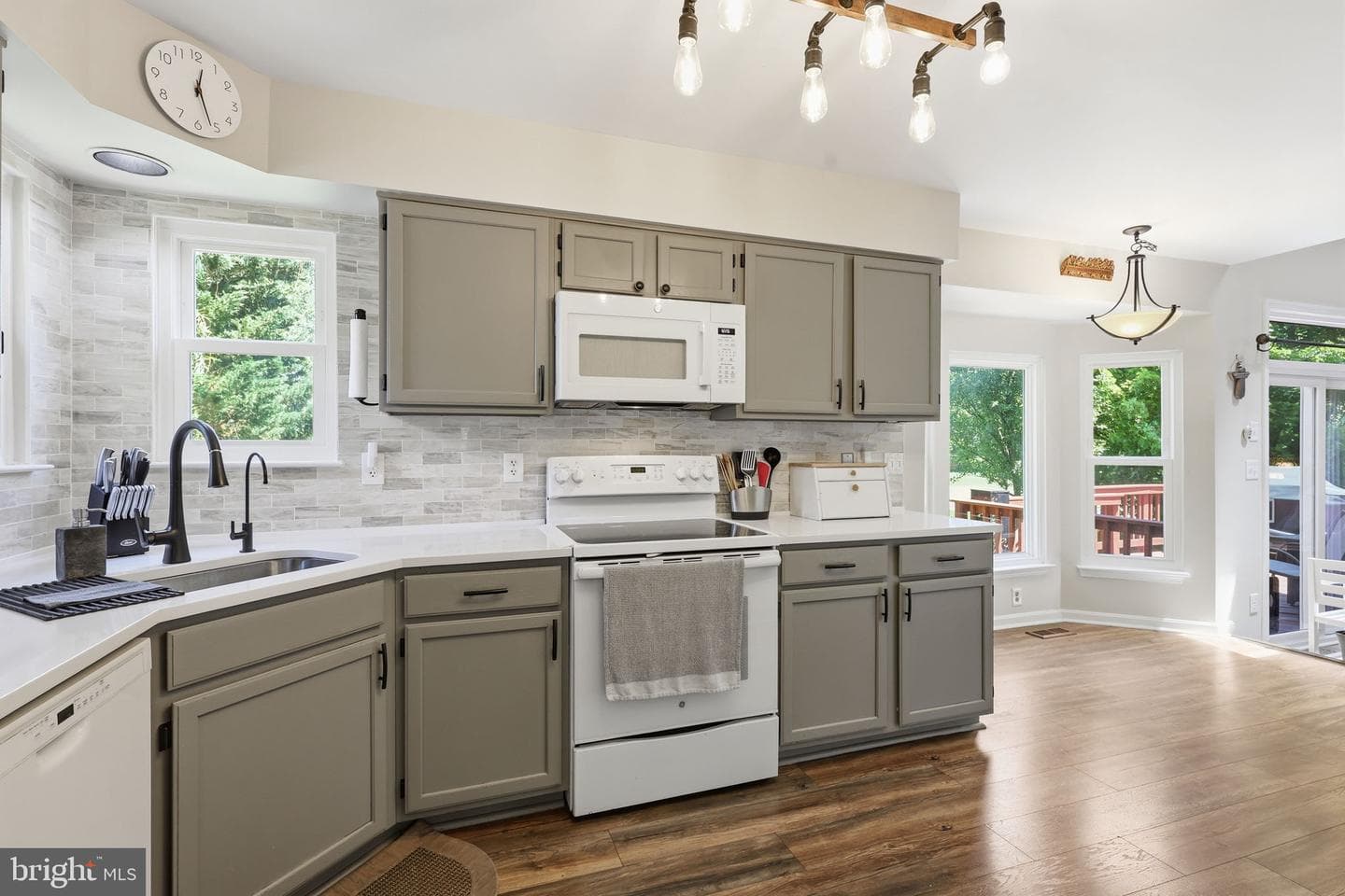 204 Grafton Way NE photo 14