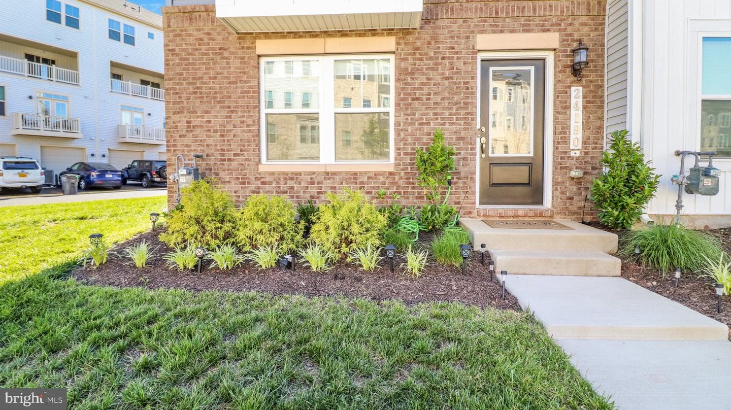 24190 Kilbride Terrace photo 5