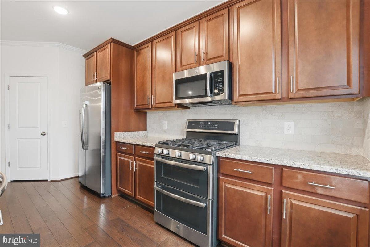 42045 Berkley Hill Terrace photo 16