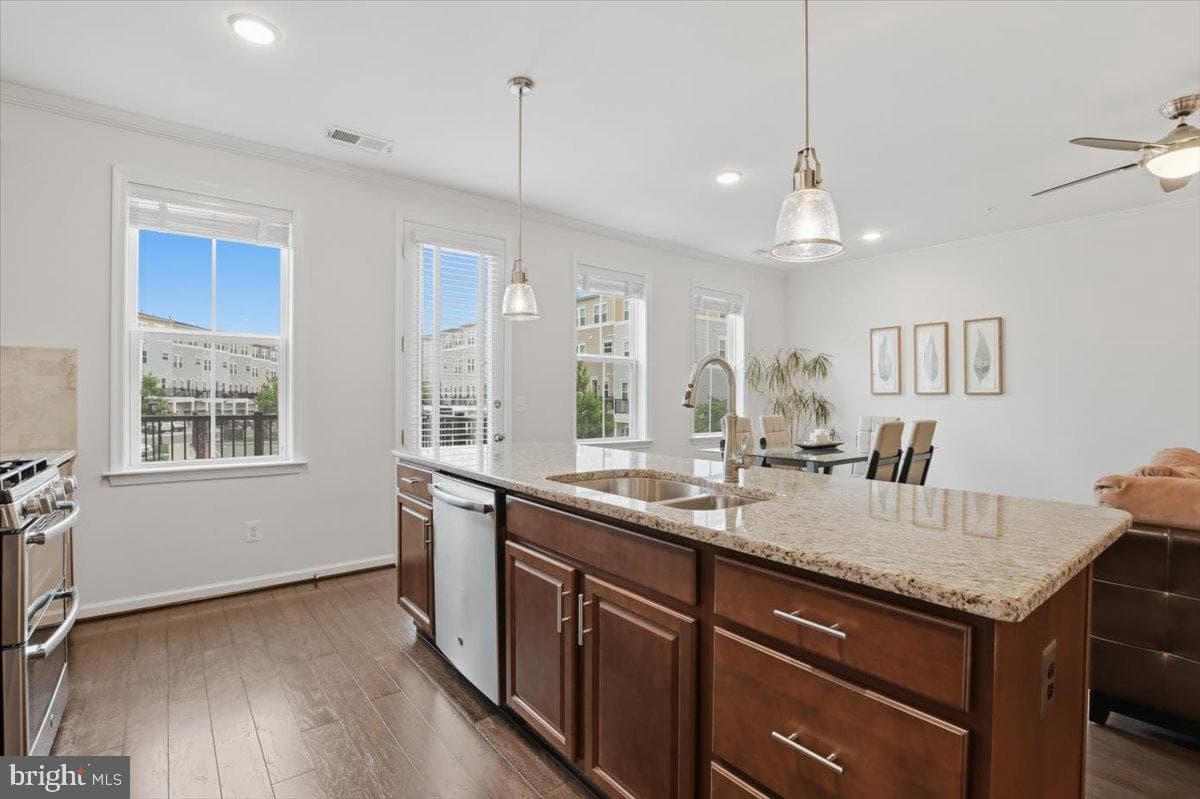 42045 Berkley Hill Terrace photo 17