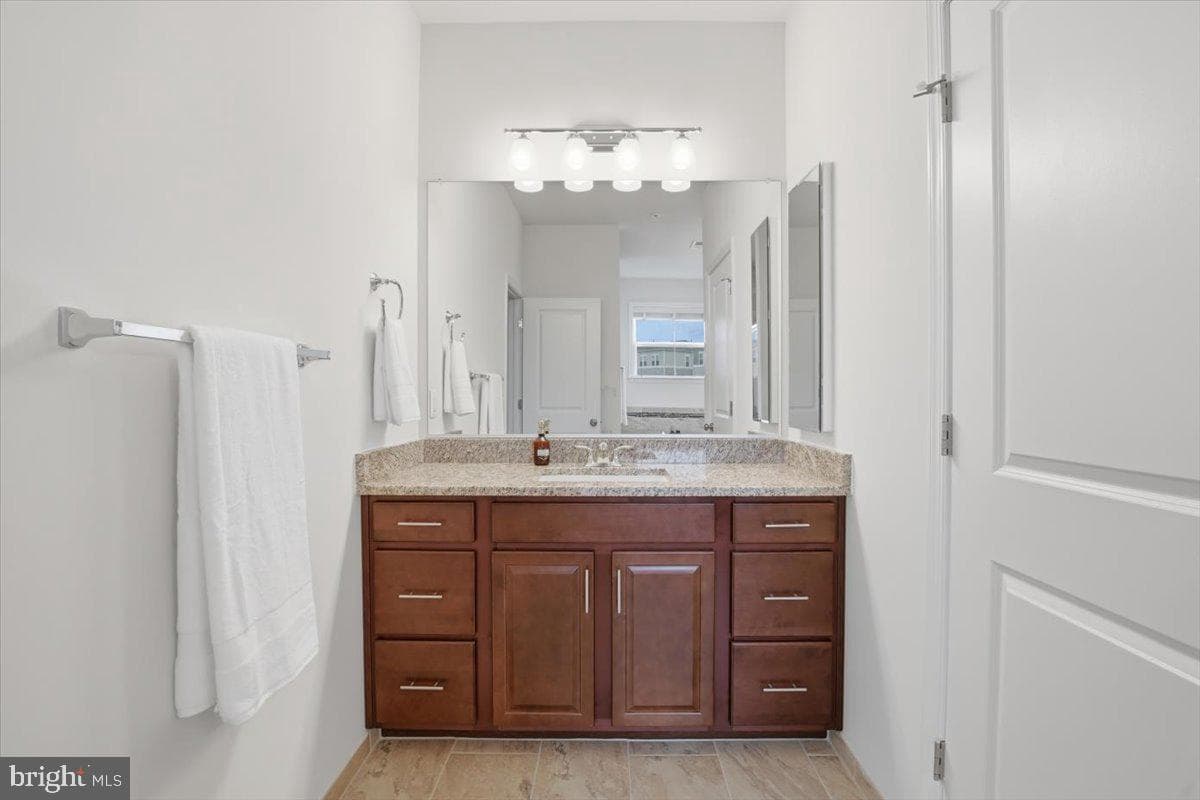 42045 Berkley Hill Terrace photo 25