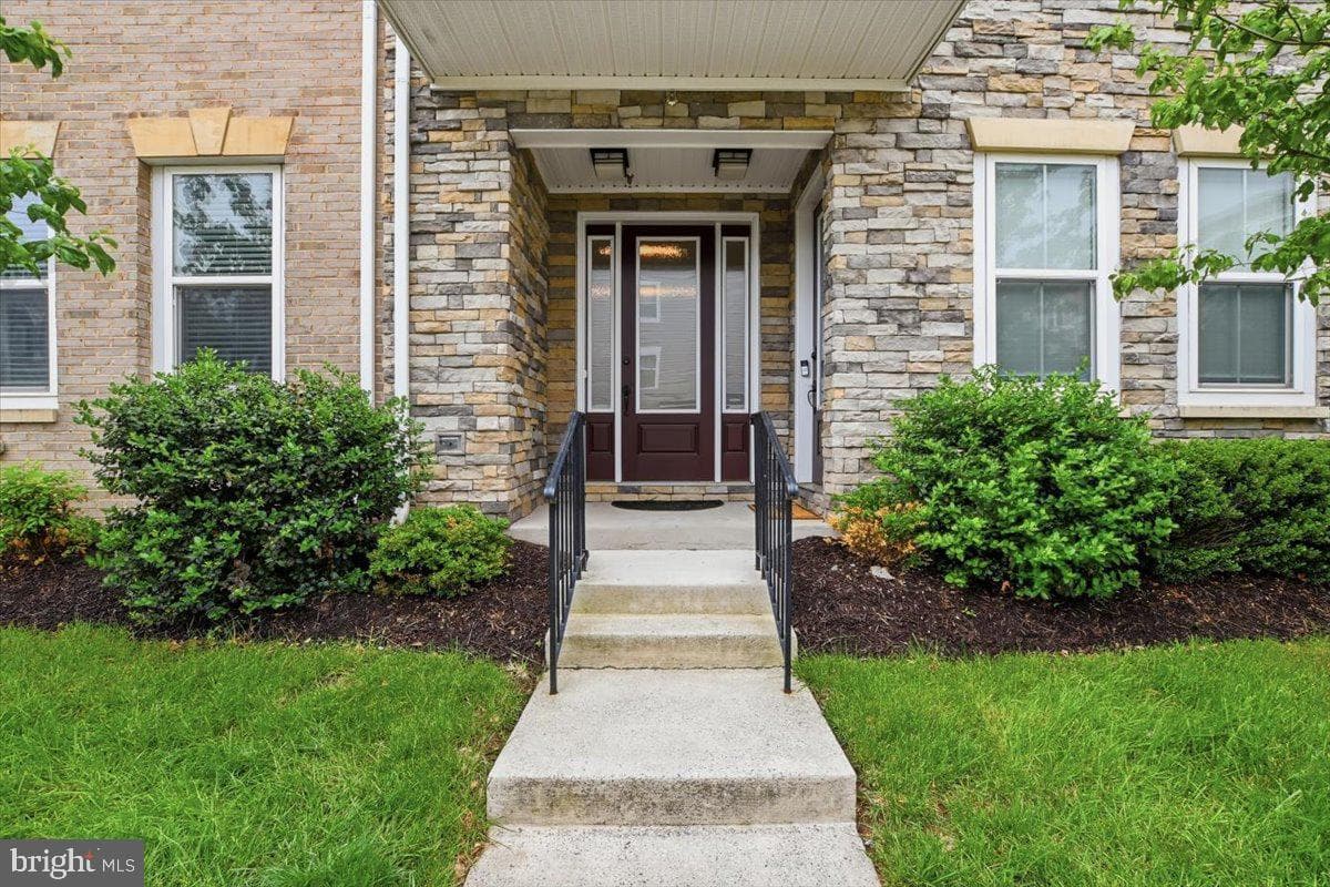 42045 Berkley Hill Terrace photo 3