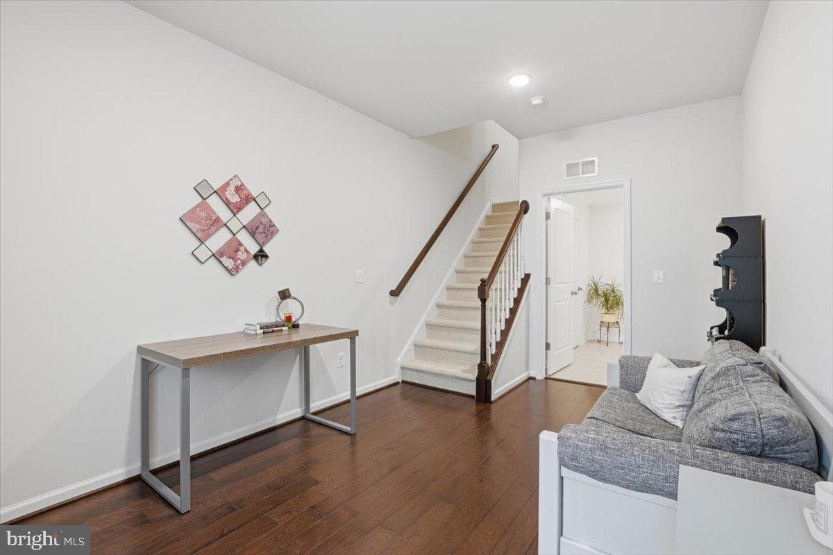 42045 Berkley Hill Terrace photo 4