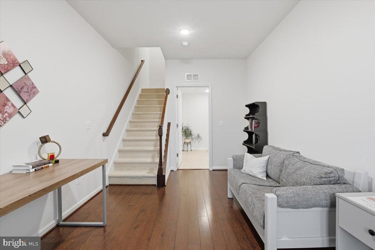 42045 Berkley Hill Terrace photo 5