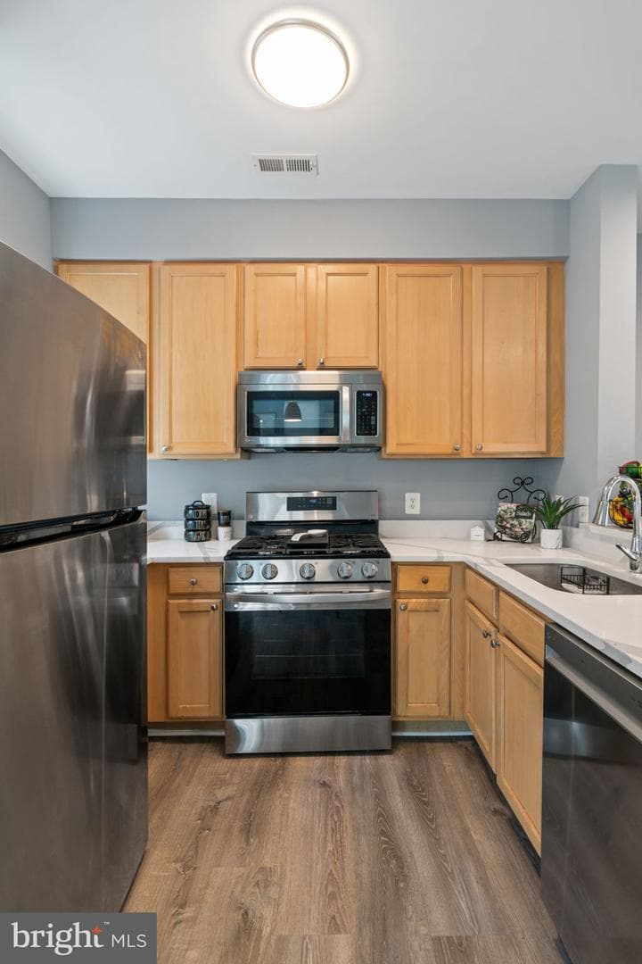 22946 Fontwell Square photo 16