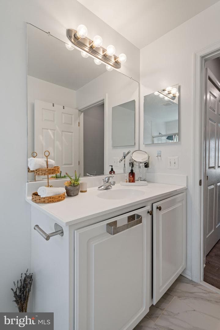 22946 Fontwell Square photo 27