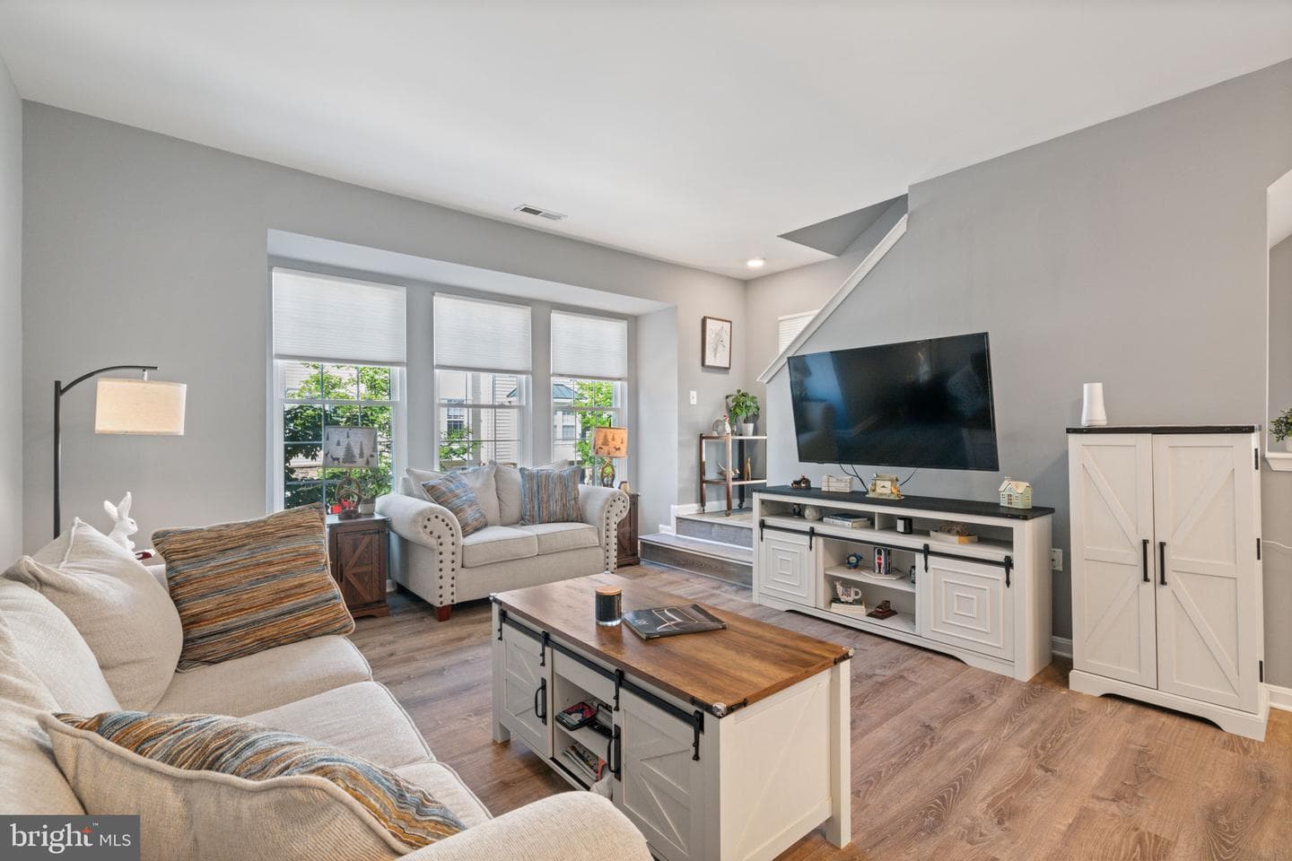22946 Fontwell Square photo 9
