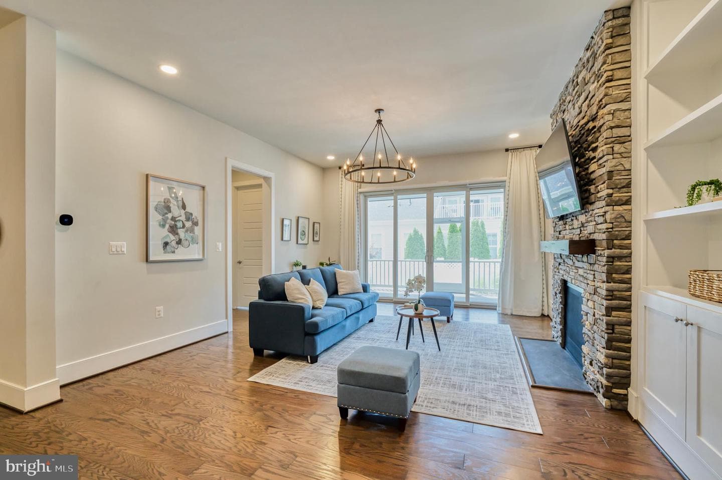 23695 Cypress Glen Square photo 20
