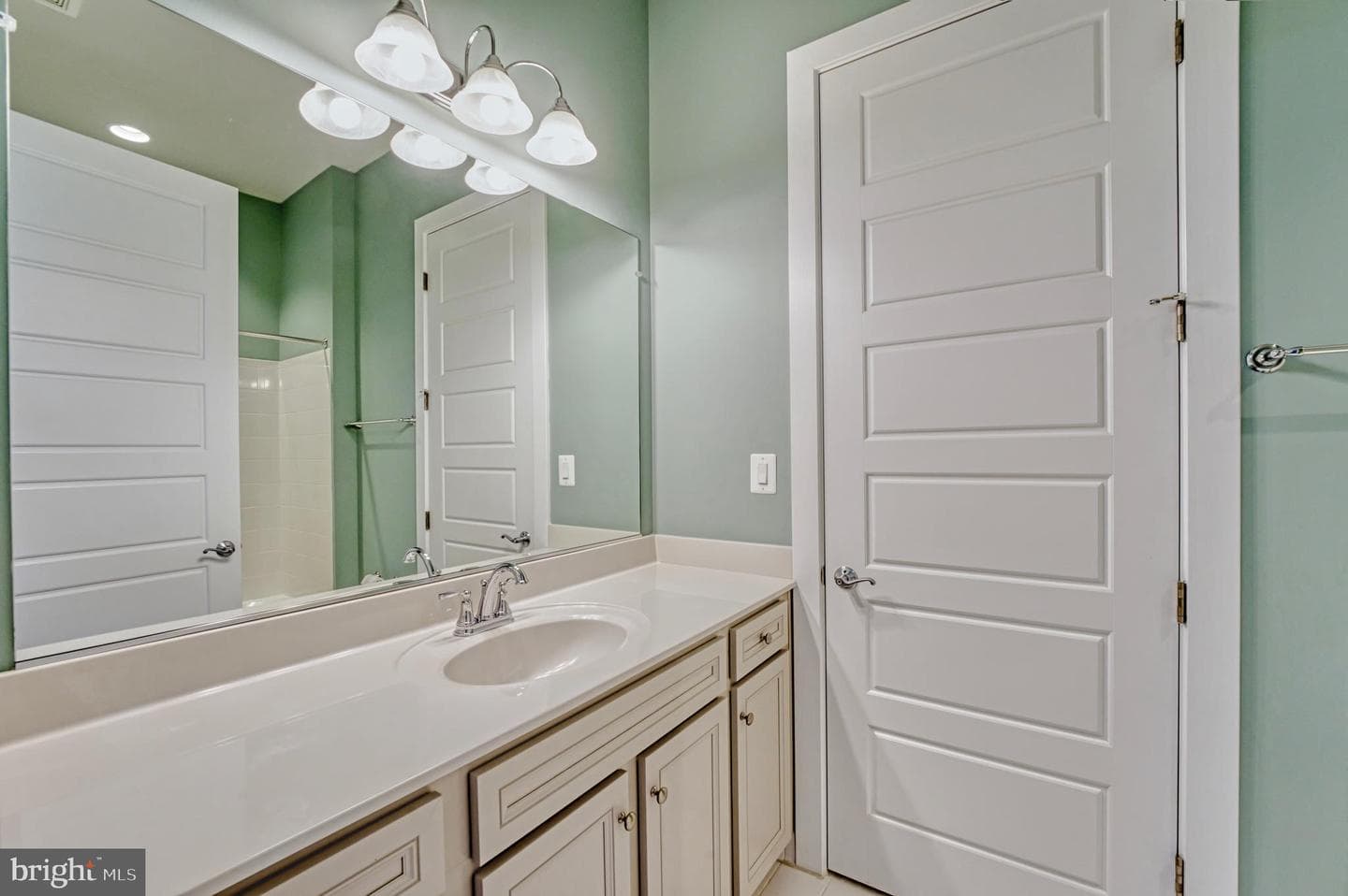 23695 Cypress Glen Square photo 29