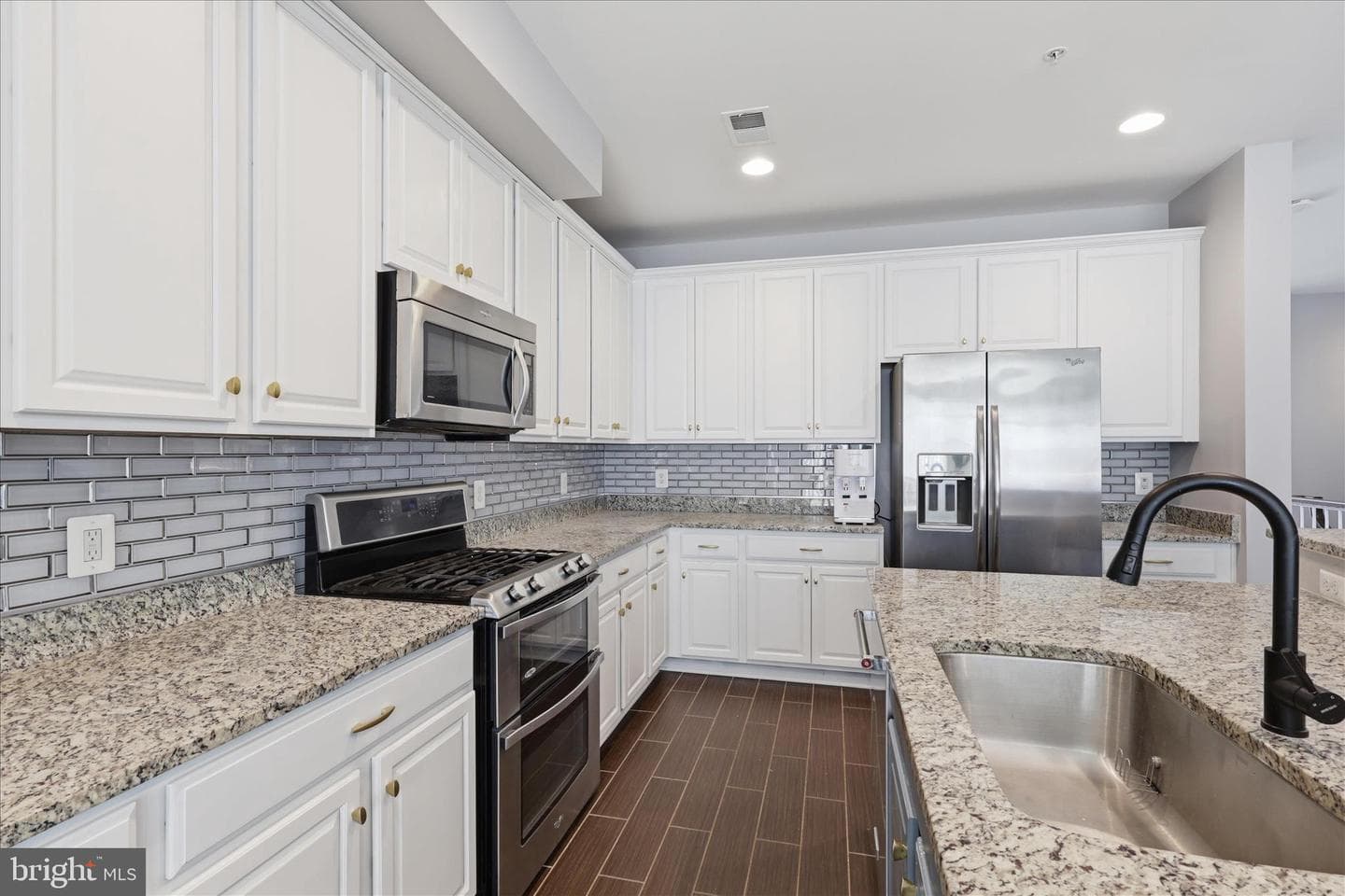 44110 Vaira Terrace photo 3
