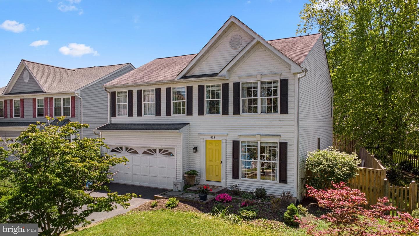 818 Bellview Court NE photo 4